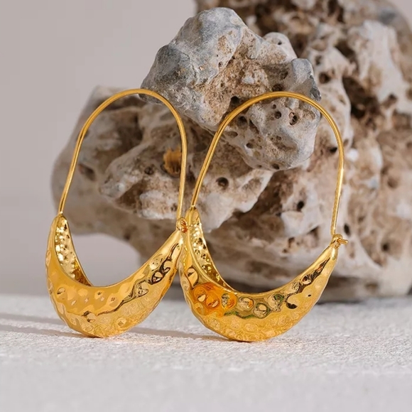 Cute Ear Hook Earrings - Picture 5 of 6